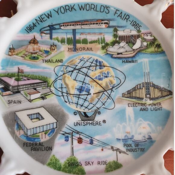 VINTAGE 1961 1964 New York WORLDs FAIR souvenir 8" plate dish UNISPHERE US Steel - Picture 3 of 4